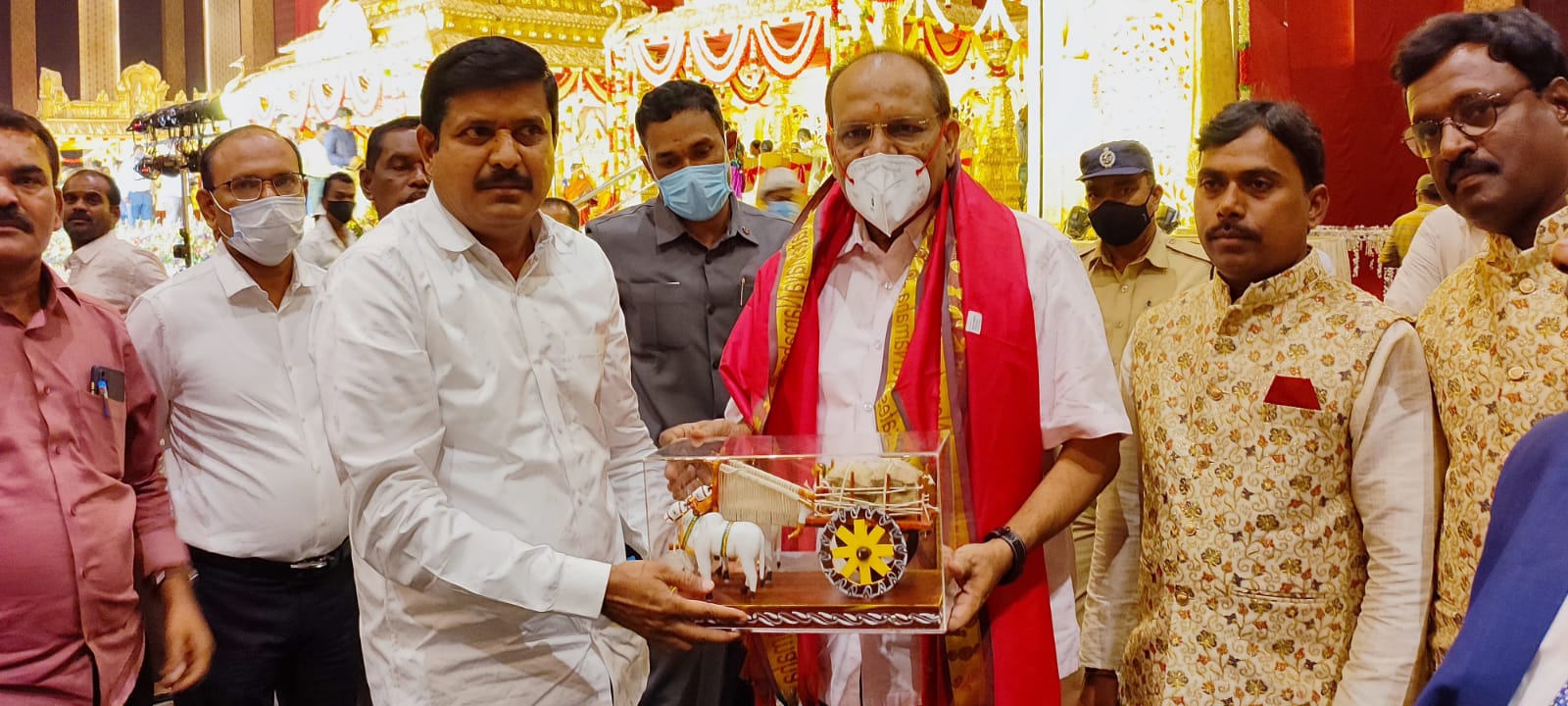 సీఎస్ సోమేశ్‌కుమార్‌ను సన్మానించిన డీసీసీబీ చైర్మన్‌