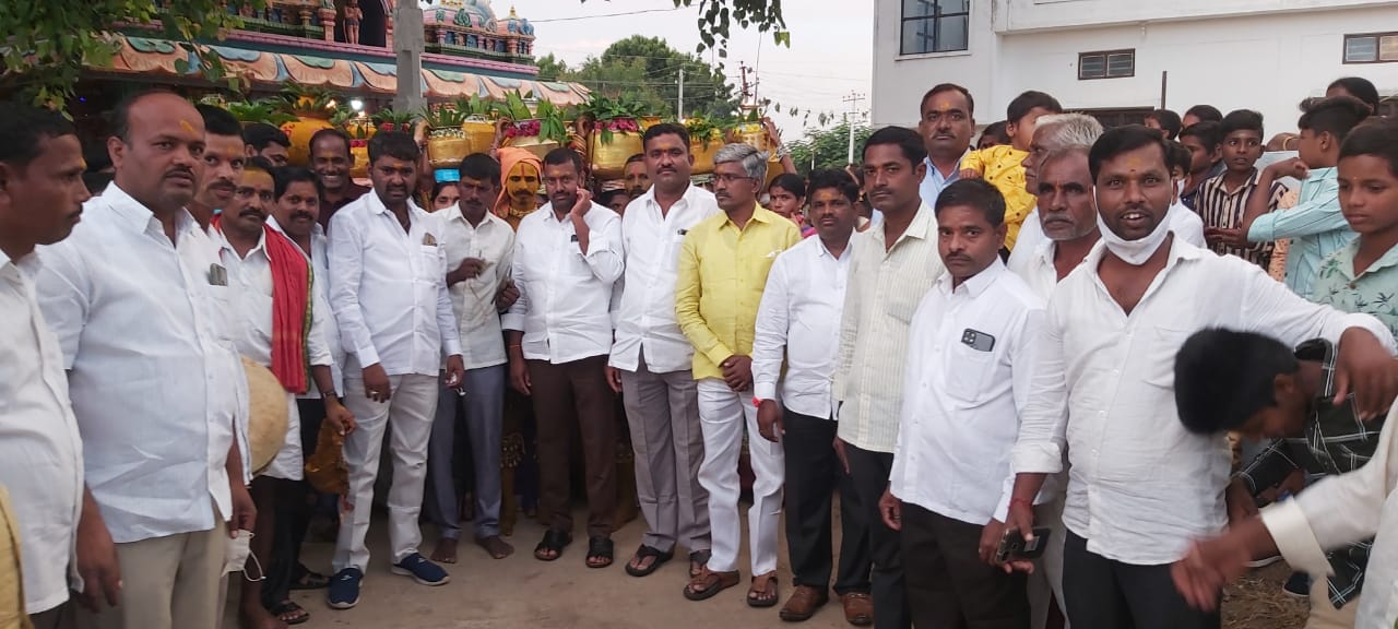 మల్లారెడ్డిగూడలో వైభవంగా మల్లన్న బోనాలు