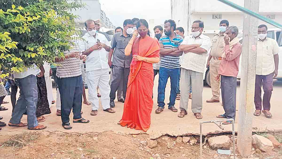 ఉనికి కోసమే ప్రభుత్వంపై విమర్శలు