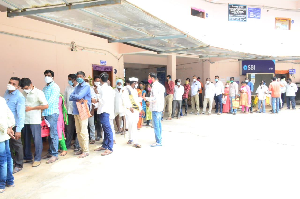 భువనగిరి కలెక్టరేట్: ప్రజావాణిలో వినతుల వెల్లువ