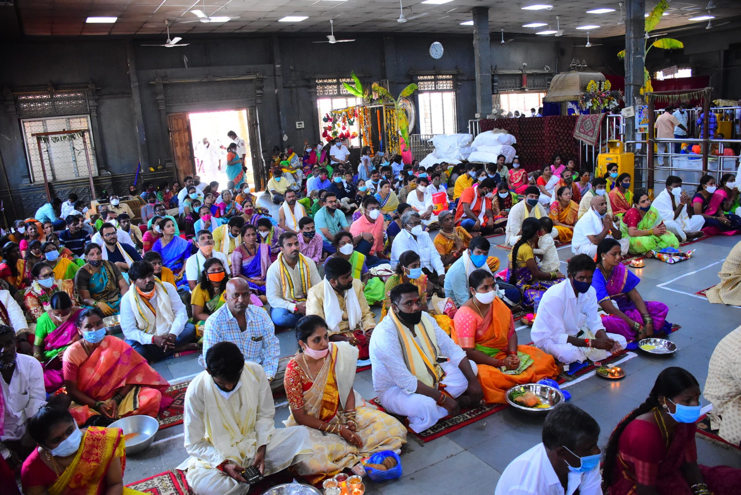 యాదాద్రి: శ్రీవారి ఖజానాకు రూ. 9,79,088 ఆదాయం