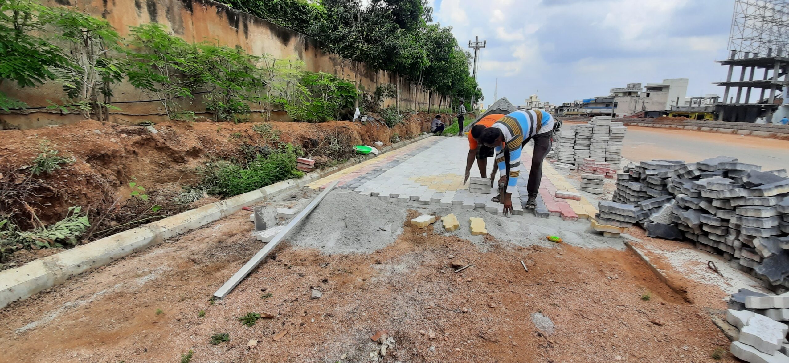 యాదాద్రి: గిరిప్రదక్షిణ రోడ్డుకు మెరుగులు