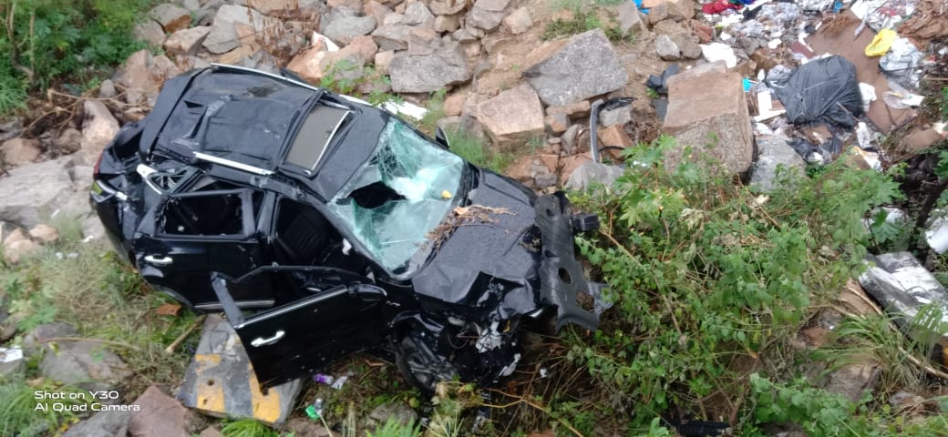 Hyderabad Car Accident | మద్యం సేవించి కారు డ్రైవింగ్.. ముగ్గురికి తీవ్ర గాయాలు