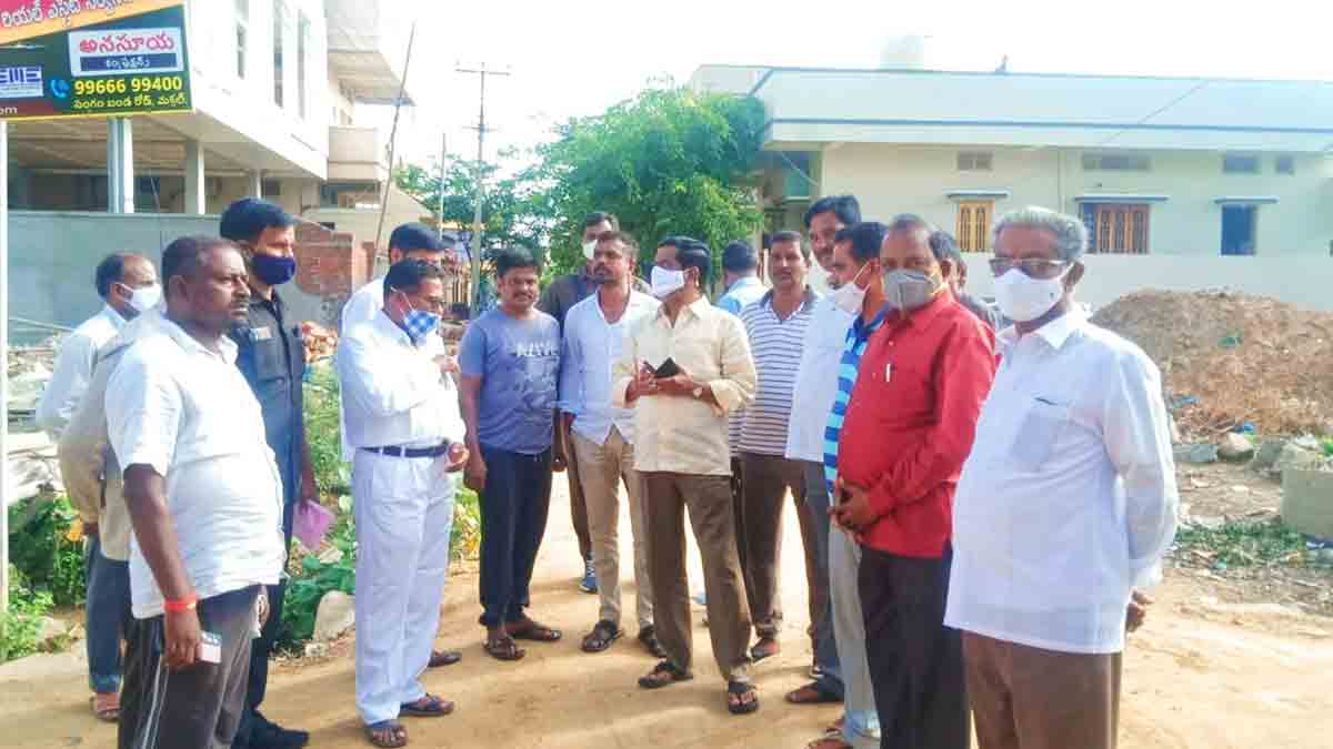 మొక్కలను సంరక్షించాలి