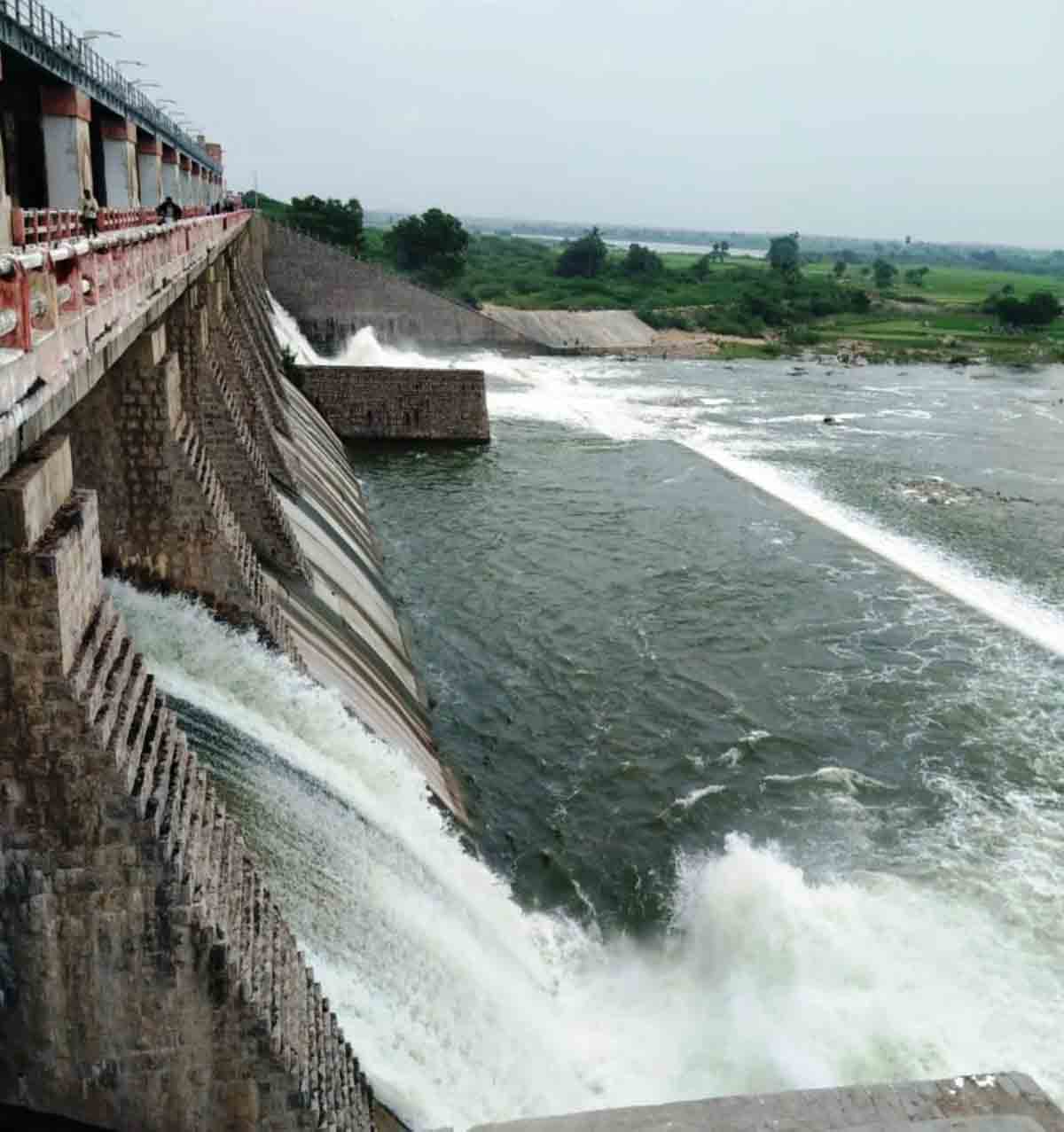 ఎడతెరిపి లేని వాన