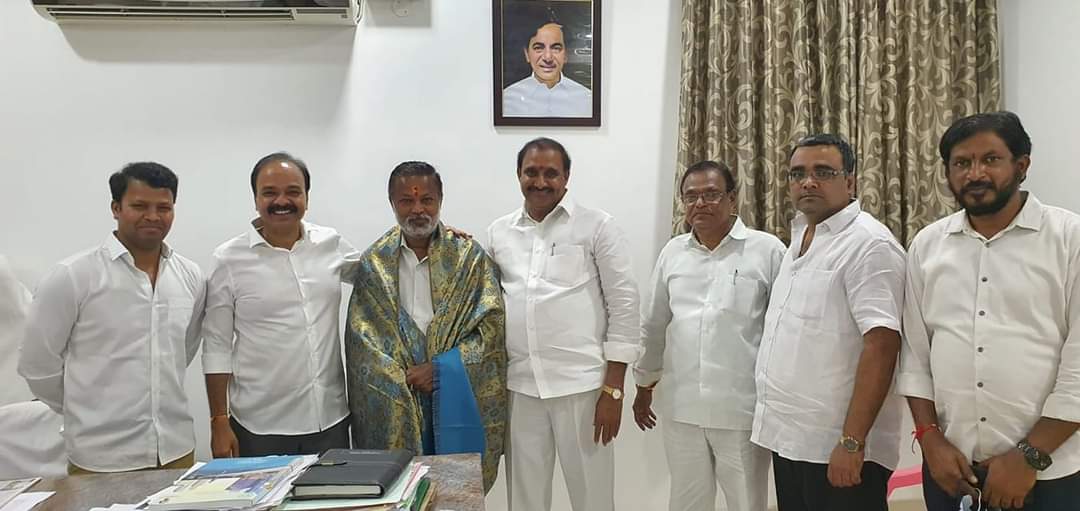 పాపిరెడ్డికాలనీ అధ్యక్షుడిగా చంద్రారెడ్డి.. అభినందించిన ఎంపీ, ఎమ్మెల్యే