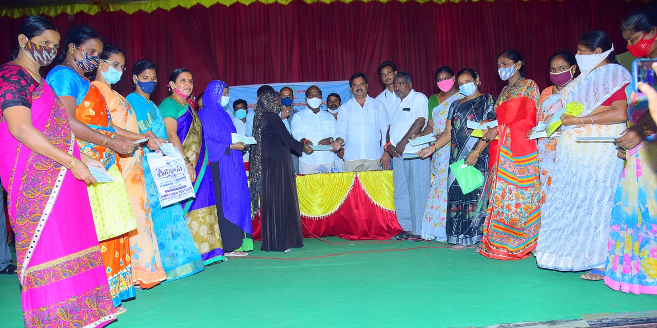 మేనమామలా ప్రతీ ఆడబిడ్డకు సీఎం కేసీఆర్ సాయం: ఎమ్మెల్యే చిరుమర్తి