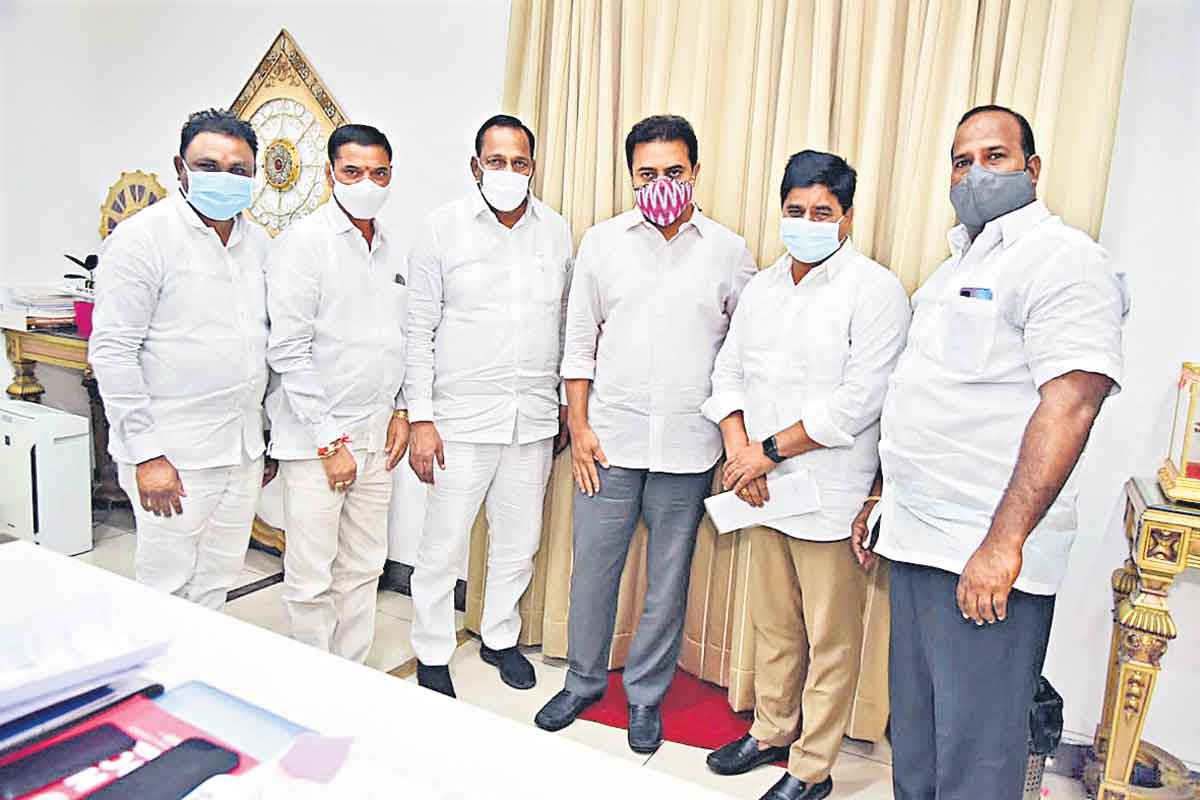 అభివృద్ధి పనులకు ప్రత్యేక నిధులు కావాలి..