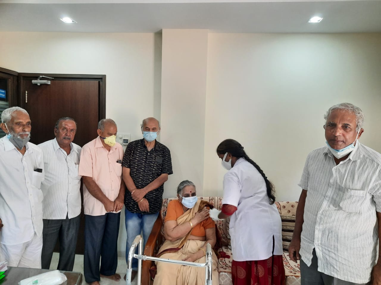 GHMC | వయోవృద్ధులకు ఇంటివద్దే కొవిడ్‌ టీకాలు