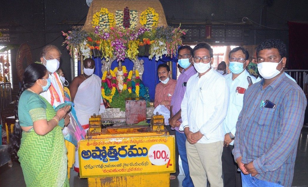 యాదాద్రి ఆలయ పనులను పరిశీలించిన ఈఎన్సీ