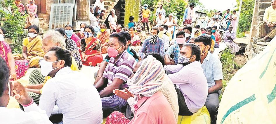 గెల్లునే గెలిపిస్తం.. వెంకట్రావుపల్లి దళితుల తీర్మానం