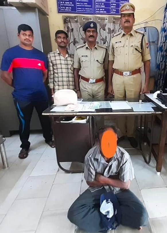 crime| సీసీ పుటేజీ ఆధారంగా హ్యండ్‌బ్యాగ్‌ దొంగ అరెస్ట్‌