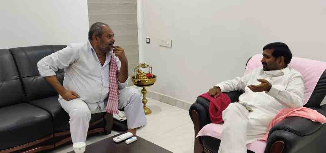 అవి చట్టాలు కాదు.. ఉరుముల్లేని పిడుగులు