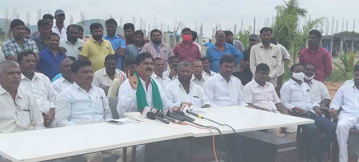 ఎకరా భూమి కూడా కబ్జా కాలేదు