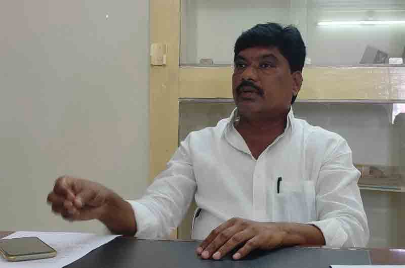 గంటకో మాట.. గడియకో పార్టీనా?