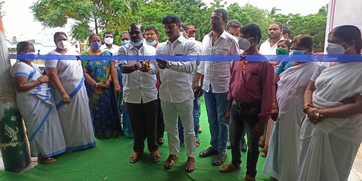 covid vaccination | ప్రతి ఒక్కరు వాక్సిన్‌ తీసుకోవాలి : చైర్మన్‌ మధు మోహన్‌