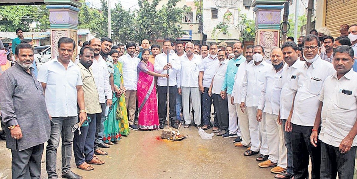 రహదారుల అభివృద్ధికి ప్రత్యేక కృషి