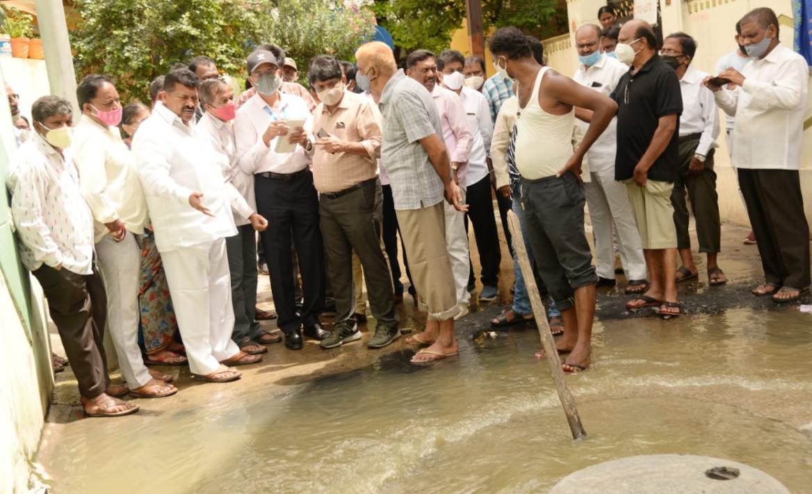 Hyderabad | డ్రైనేజీ సమస్యను వెంటనే పరిష్కరించండి : ఎమ్మెల్యే ముఠా గోపాల్