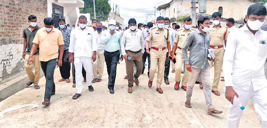 దళితులను వెలేసిన బీజేపీ సర్పంచ్‌