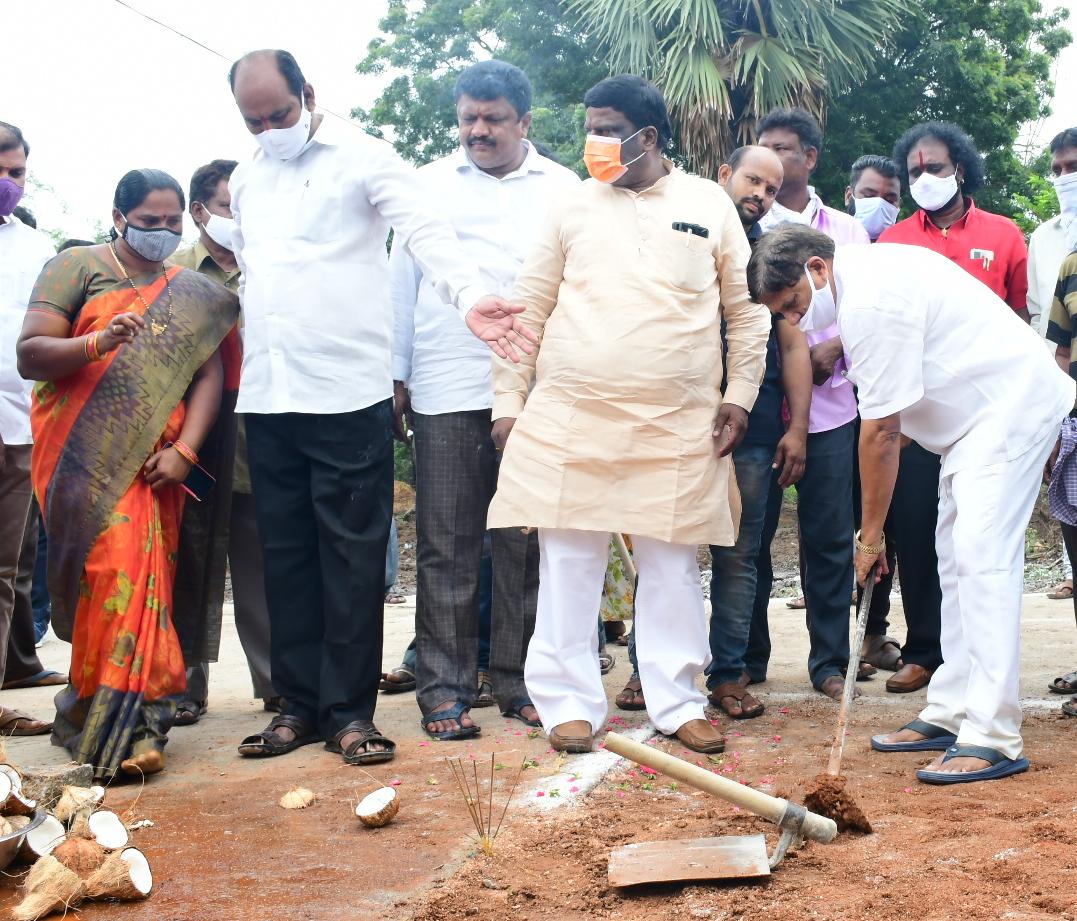 అభివృద్ధి టీఆర్‌ఎస్ ప్రభుత్వ అజెండా : ఎమ్మెల్యే నల్లమోతు భాస్కర్‌రావు