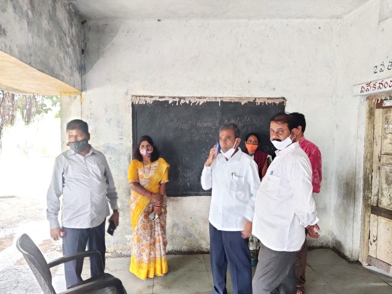 పెండింగ్‌ పనులను త్వరగా పూర్తి చేయాలి