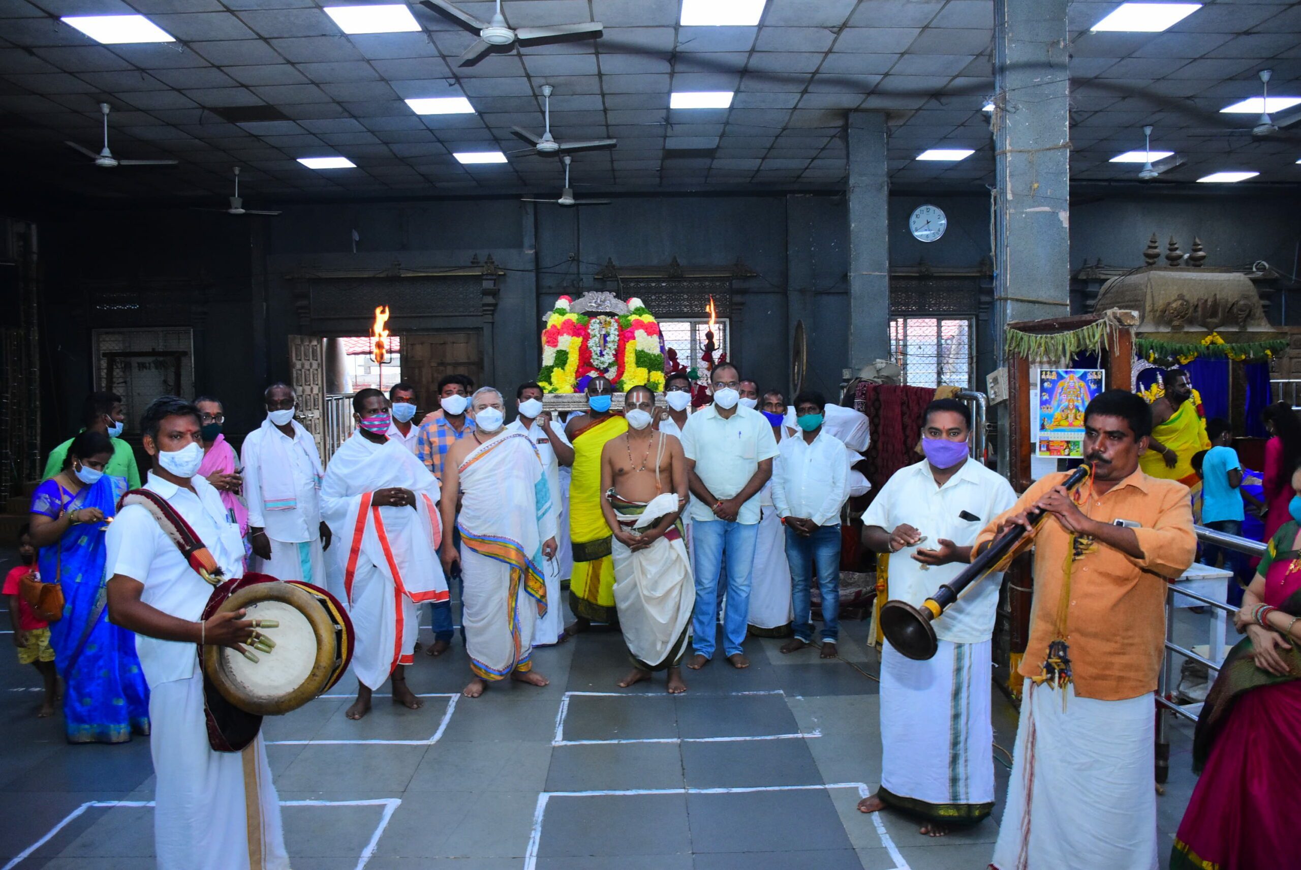 యాదాద్రిలో శ్రావణ సందడి..