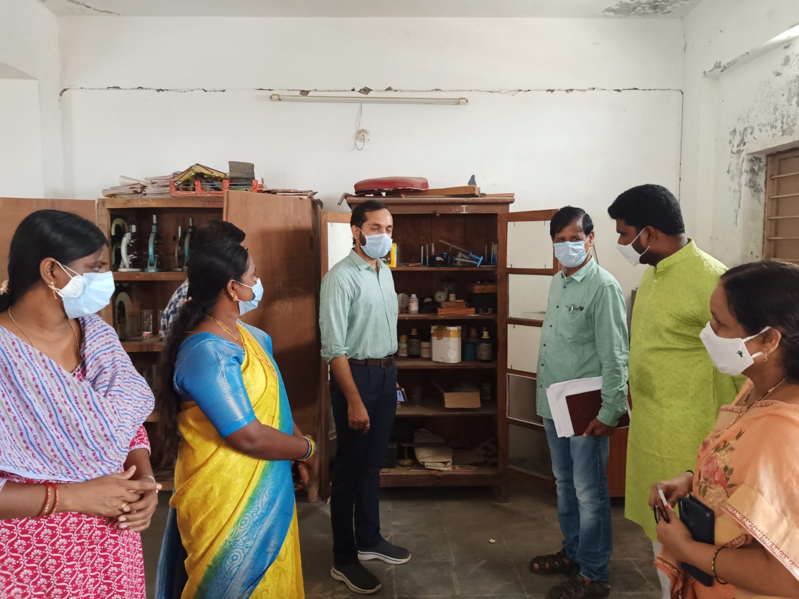 యాదాద్రి: స్కూళ్ల పునఃప్రారంభానికి సిద్ధం కండి                                    ..అదనపు కలెక్టర్ దీపక్ తివారి