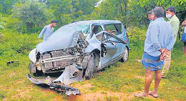 పారాణి ఆరకముందే.. మృత్యువొడికి