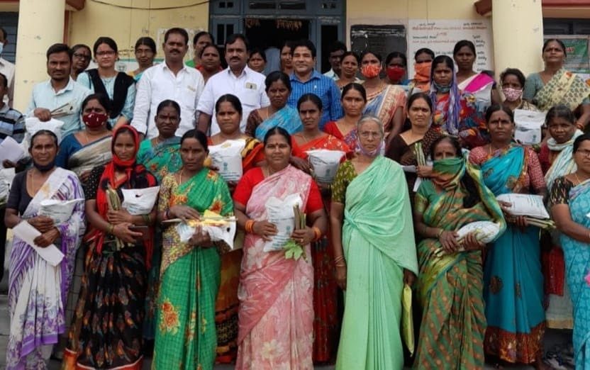 రైతులు మేలు రకం గడ్డి జాతులను సాగు చేసుకోవాలి.. అంజు బసేరా