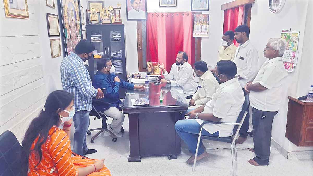 ఆలయ అభివృద్ధికి నిరంతరం కృషి