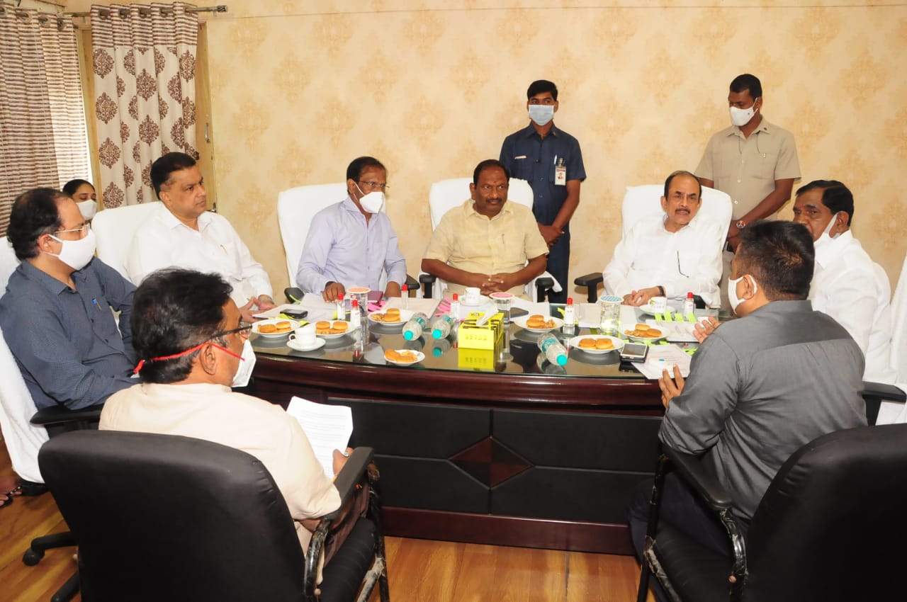 దర్గా విస్తరణ పనులు త్వరగా పూర్తి చేయాలి : మంత్రులు