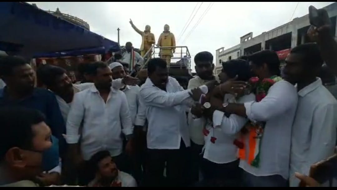 Parigi : కాంగ్రెస్‌లో లొల్లి