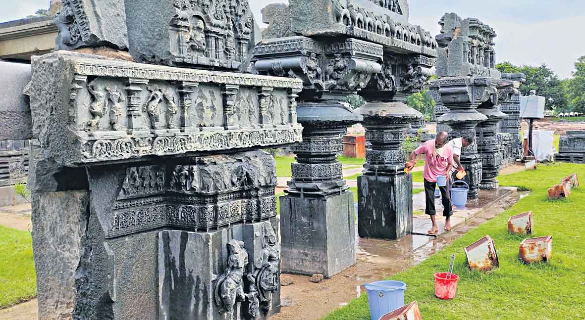 కాకతీయ శిల్పాలకు కొత్త మెరుపు