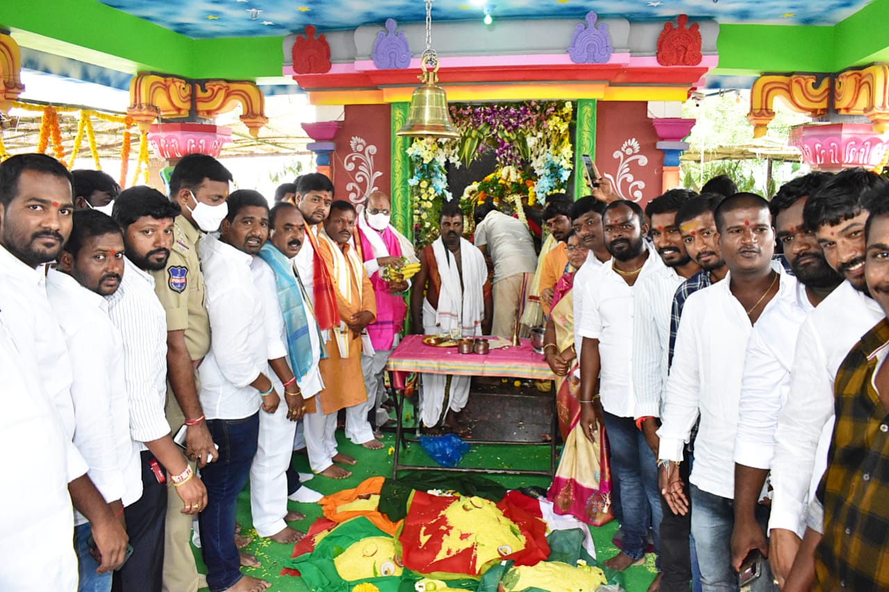 ఇబ్రహీంపట్నం నియోజకవర్గంలో బోనమెత్తిన పల్లెలు