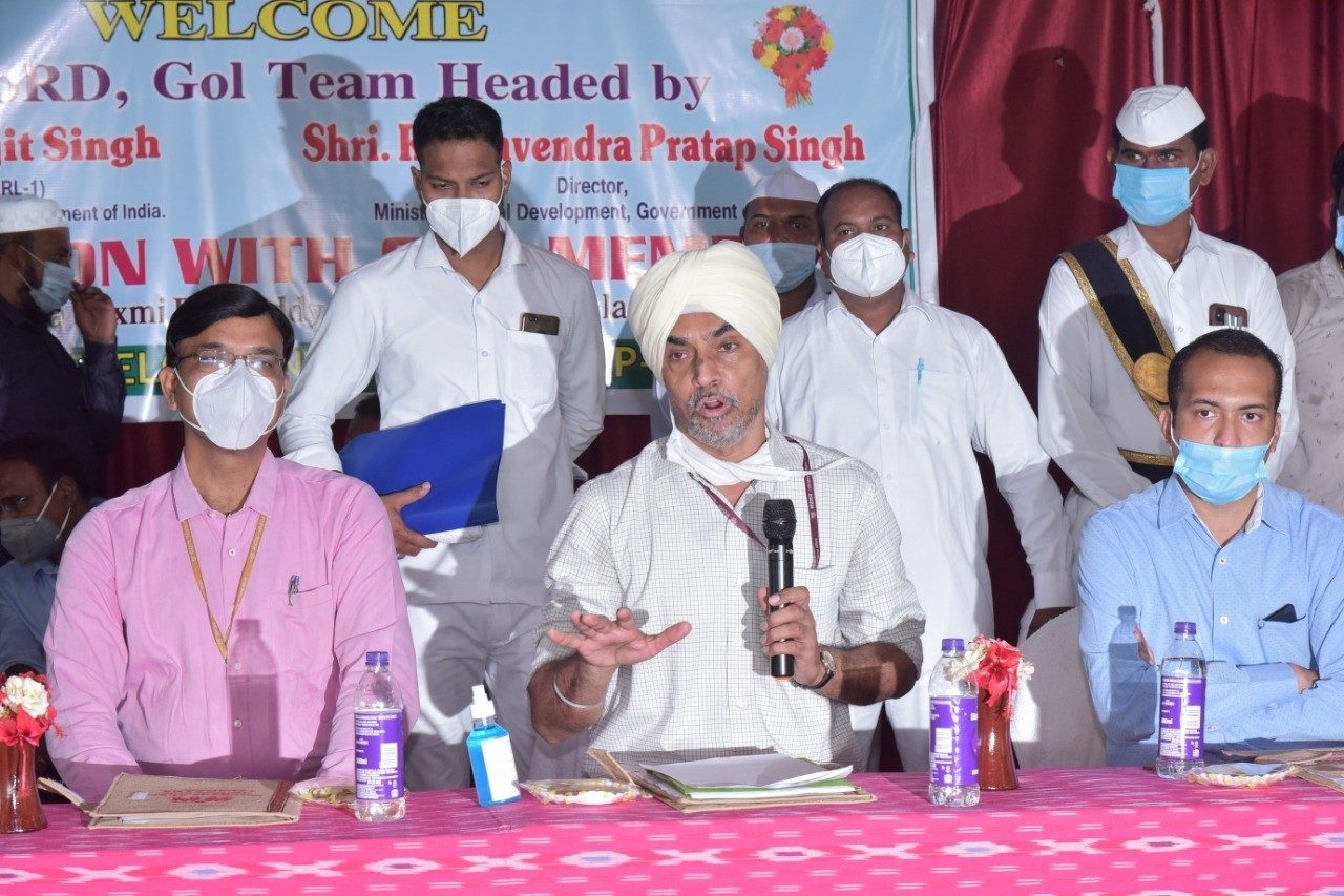 చిట్యాల: మహిళలు ఈ మార్కెటింగ్ పై దృష్టి సారించాలి..కేంద్ర గ్రామీణాభివృద్ధి శాఖ సంయుక్త కార్యదర్శి చరణ్‌జిత్ సింగ్