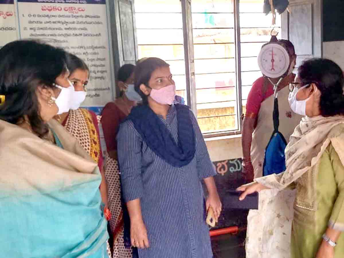 తరగతి గదులను శుభ్రం చేయాలి