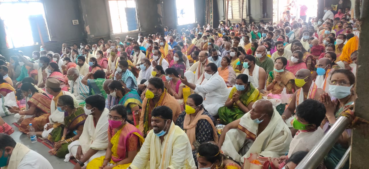 యాదాద్రిలో వైభవంగా వ్రతాలు..