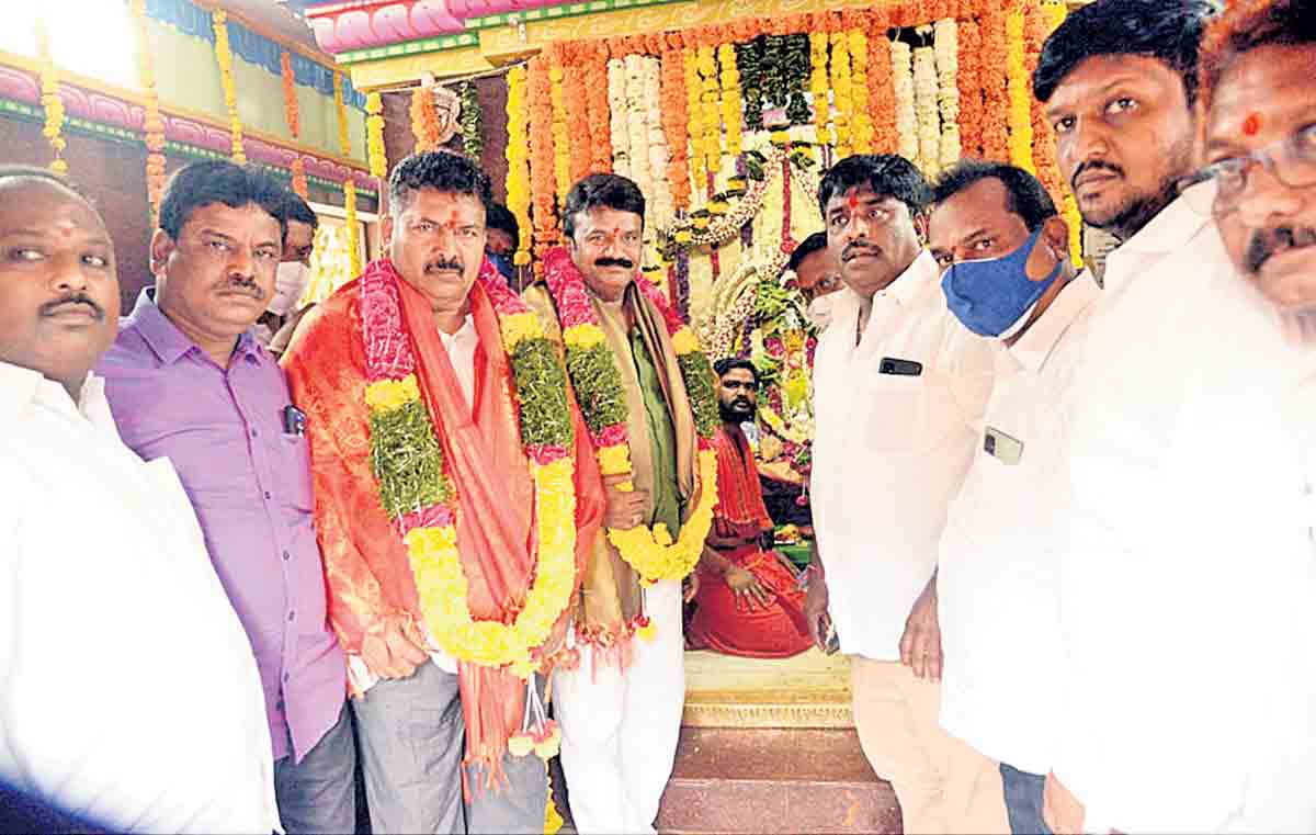 అన్ని మతాలకు సముచిత స్థానం