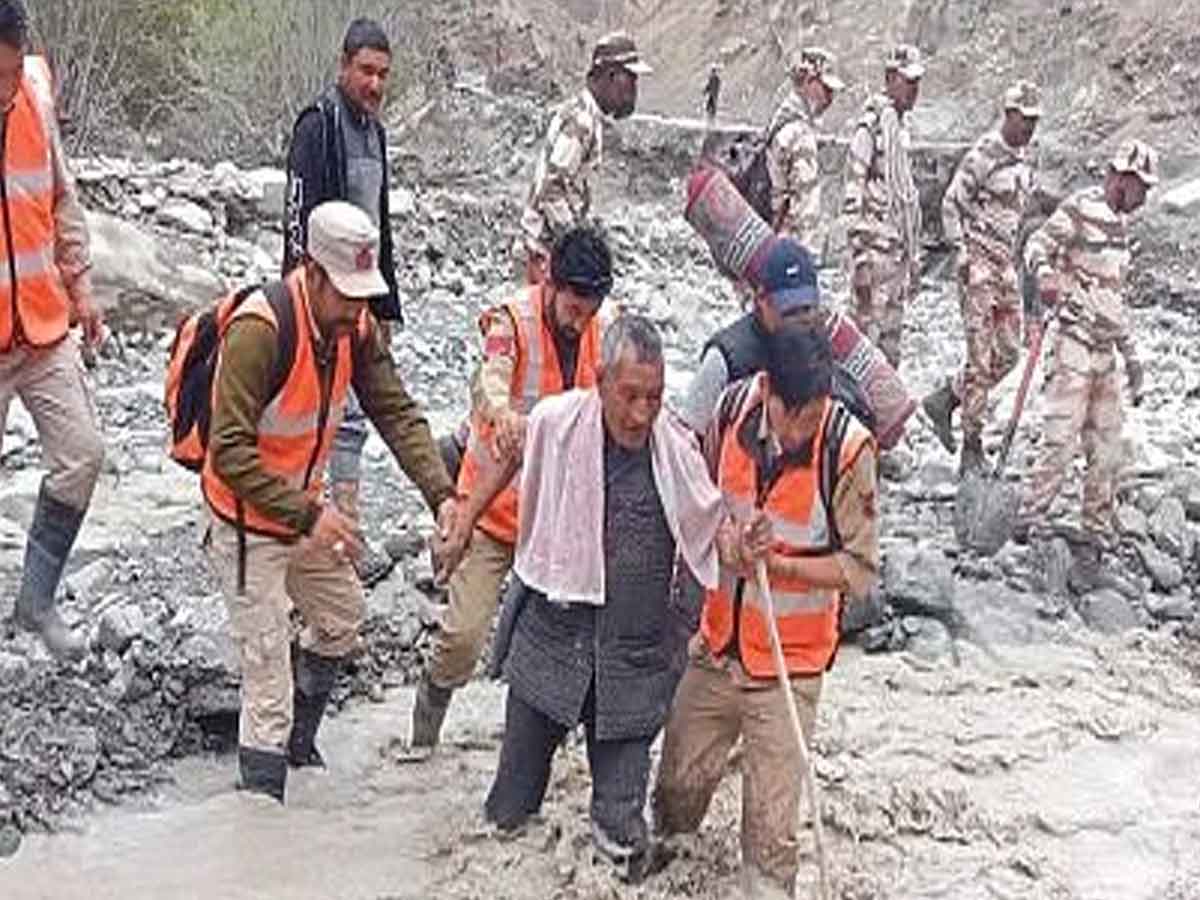 Floods in Ladakh : లడఖ్‌లో వరదలు.. పంటలు నష్టం