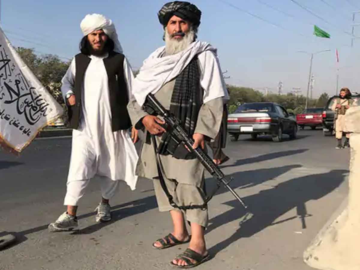 Taliban and Weapons : తాలిబాన్‌ చేతికి అగ్రరాజ్యం ఆయుధాలు