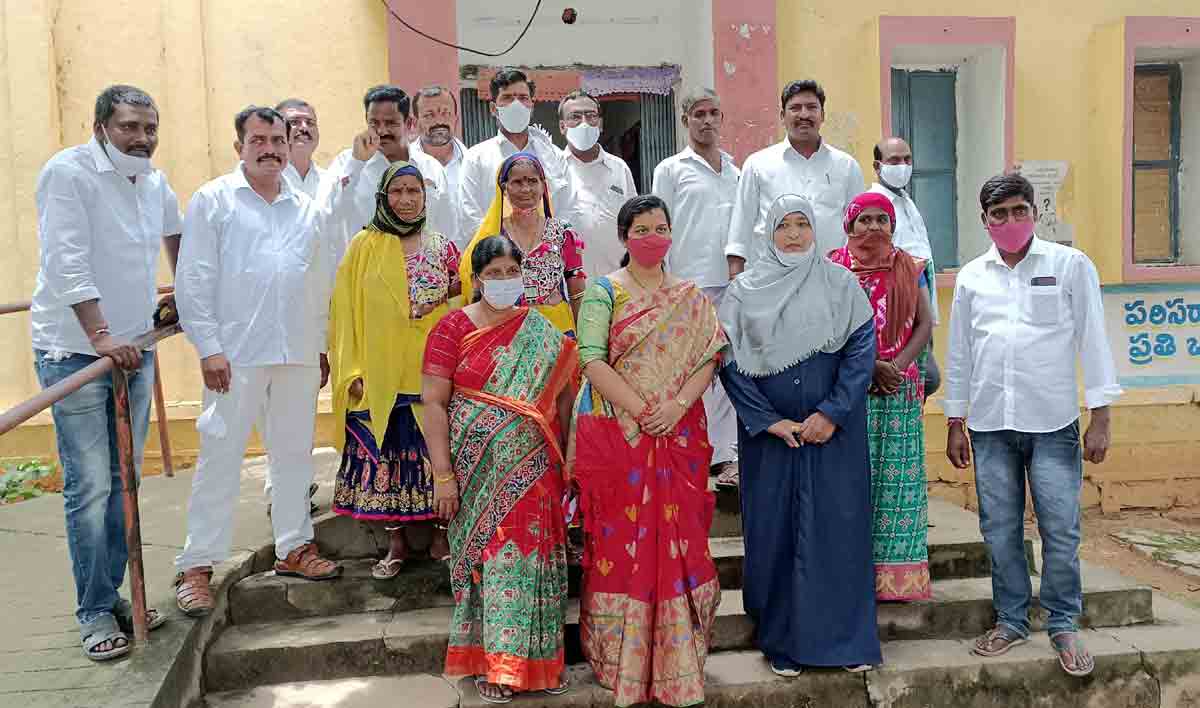 సర్వసభ్య సమావేశాన్ని బహిష్కరించిన ఎంపీటీసీలు