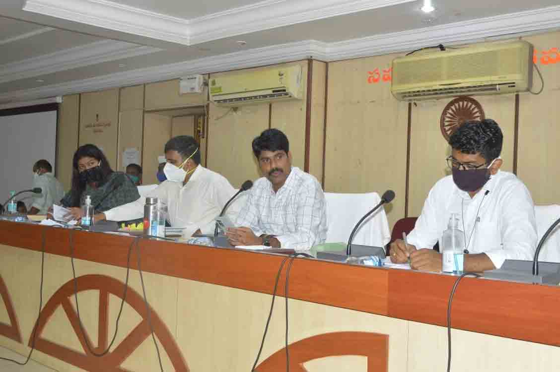 స్పెషల్‌డ్రైవ్‌ నిర్వహించాలి