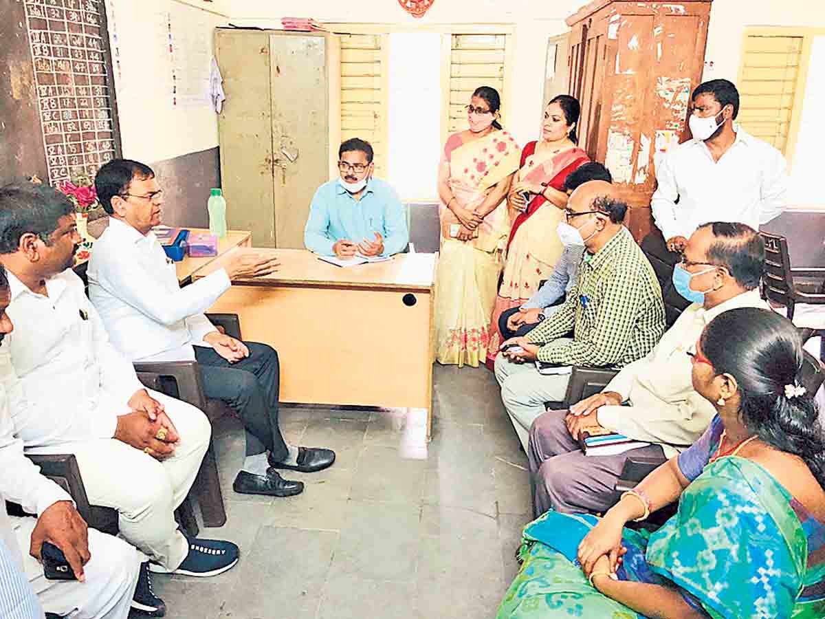 లకోటియా బడి అభివృద్ధికి రూ.60 లక్షలు