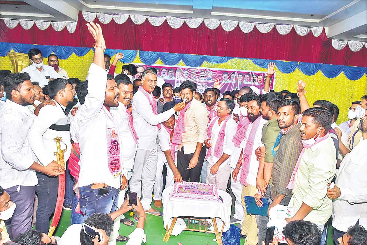 మీరు బాగుపడాలా?.. ఈటలనా?