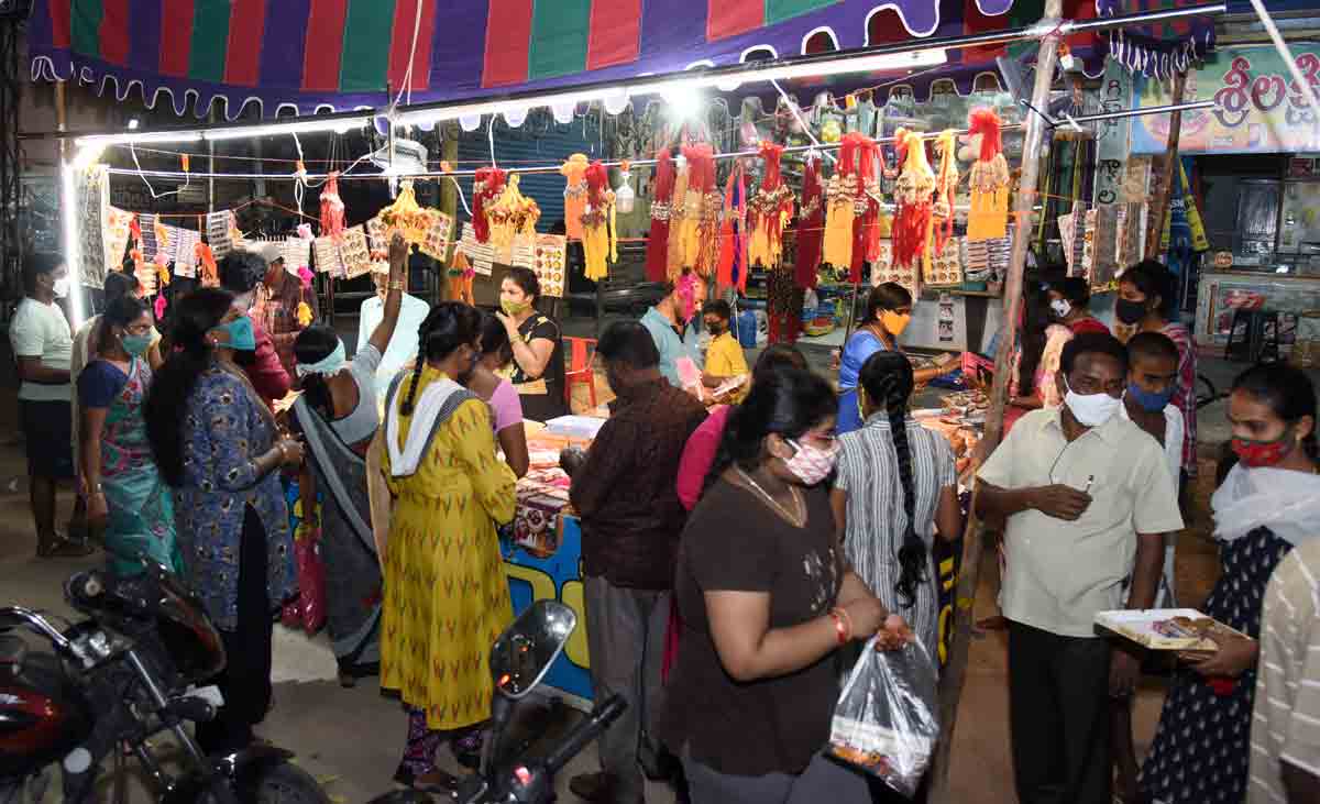 రాఖీకి రెడీ