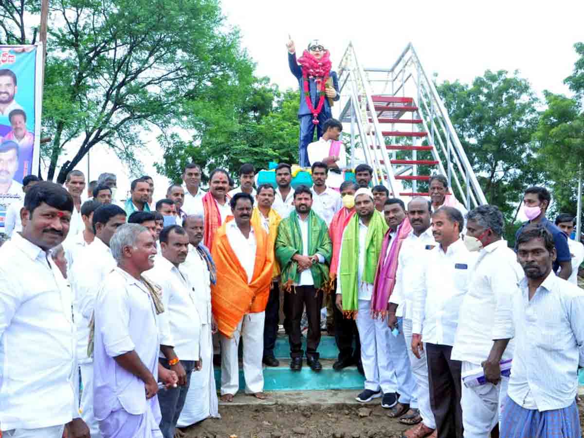 అంబేద్కర్‌ ఆశయ సాధనకు కృషి చేయాలి.. ఎమ్మెల్యే డాక్టర్‌ మెతుకు ఆనంద్‌