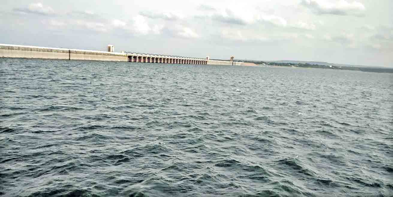 నిలకడగా నీలవేణి!