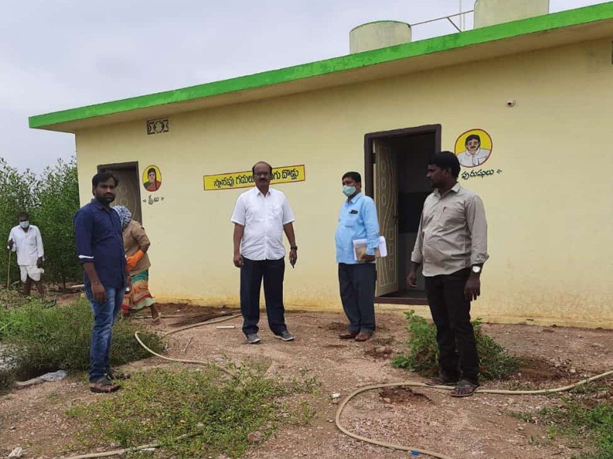 రామన్నపేట: గ్రామాల్లో పారిశుధ్యాన్ని మెరుగుపర్చాలి.. డీఆర్డీవో