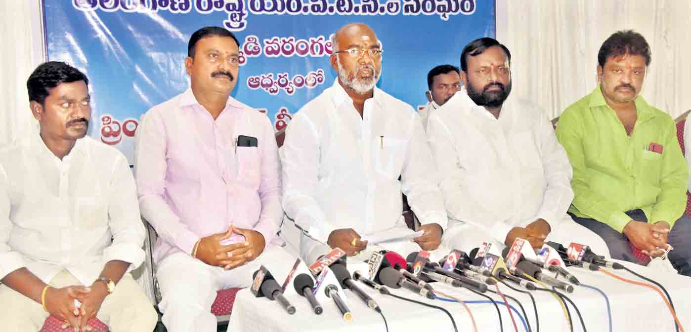 హుజూరాబాద్‌లో పోటీచేయం