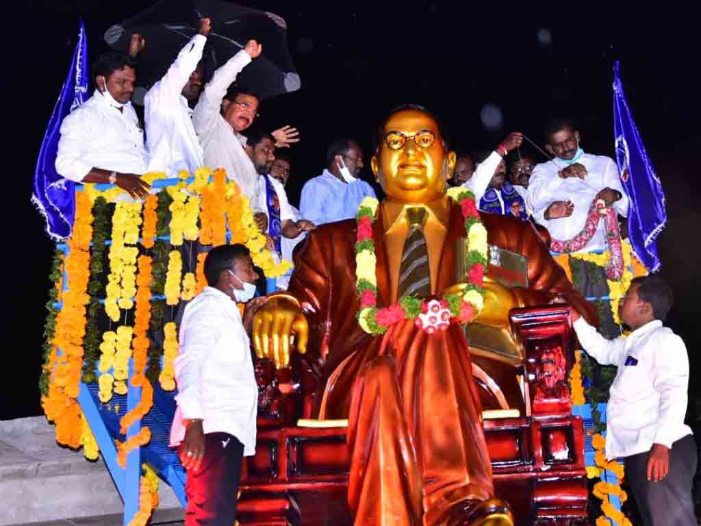 అంబేద్కర్‌ స్ఫూర్తితో..